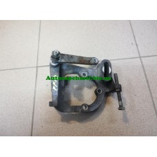 Кронштейн насоса гидроусилителя руля 46752134 б\у 1.4i 350A1000 Fiat Fiorino, Qubo 